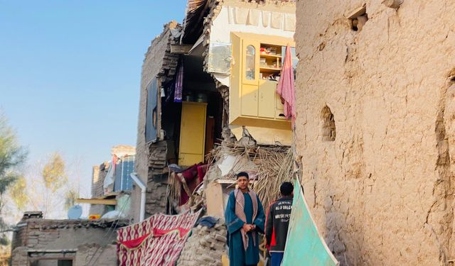 Afganistan'da bir evin çatısı çöktü: 7 ölü