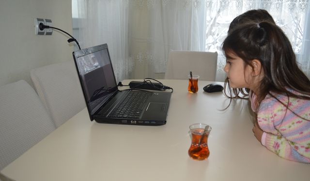 Ayaz: Ekranı çocuklar için bakıcı ya da susturucu olarak kullanmak ciddi olumsuzluklara neden olur