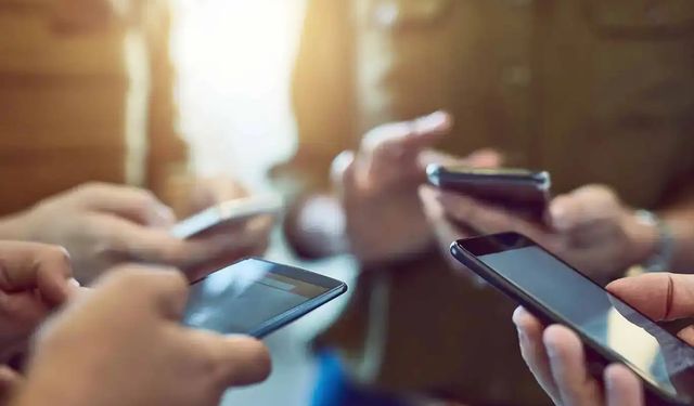 Her kaydırma hareketi dijital dopamin salgılıyor, kitap okumak beyne sıkıcı geliyor