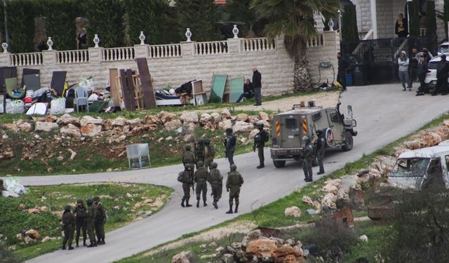 İşgalciler el-Halil'de saldırılarını yeniden başlattı