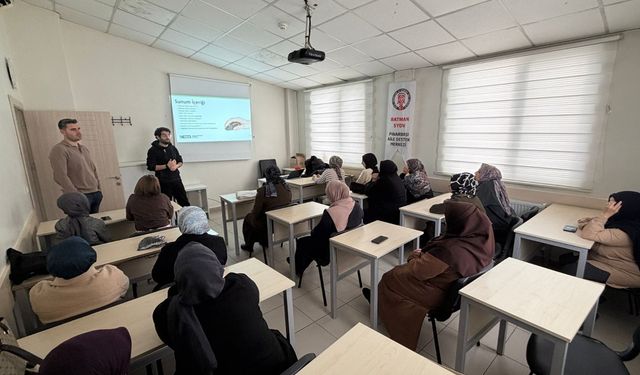 Kadın kursiyerlere stres yönetimi ve sağlıklı beslenme eğitimi verildi