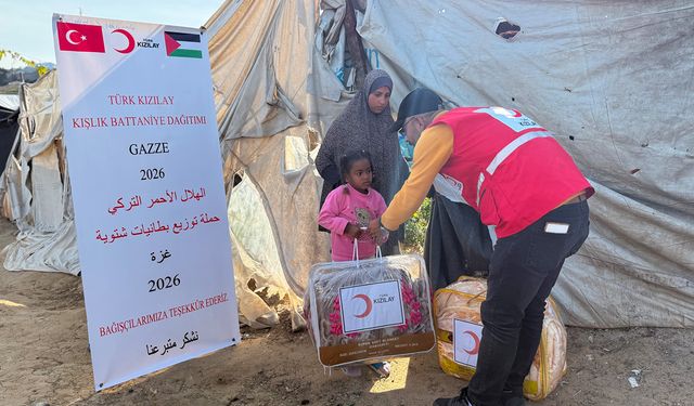 Kızılay, Gazze’de kışlık yardım ve sıcak yemek desteğini sürdürüyor