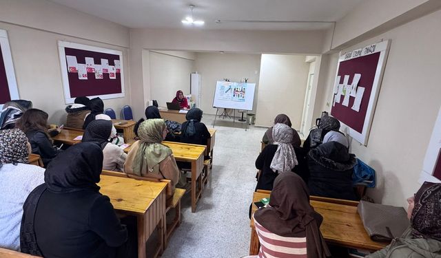 Siirt’te serviks kanseri farkındalığı için kadınlara bilgilendirme yapıldı