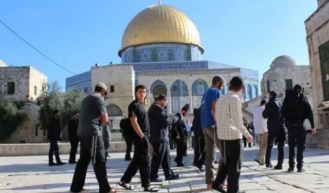 Siyonist Yahudilerden Aksa'ya baskın: Talmudik ayinler yapıldı