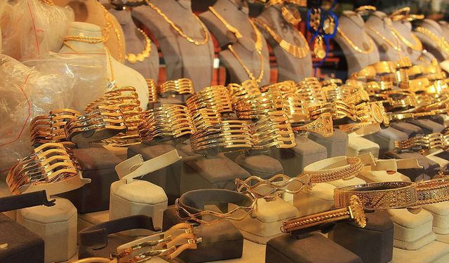 Altın fiyatlarında dalgalı seyir sürüyor