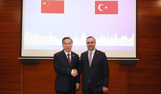 Bakan Kaçır CCPIT Başkanı Ren Hongbin ile bir araya geldi