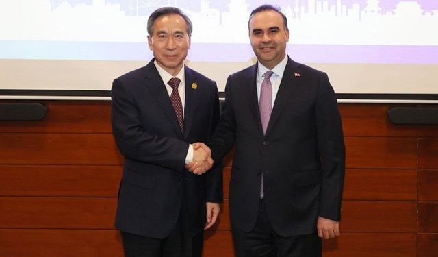 Bakan Kacır, CCPIT Başkanı Ren Hongbin ile İstanbul’da görüştü