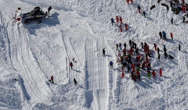 Fransa'da çığ düşmesi sonucu 2 kişi öldü 