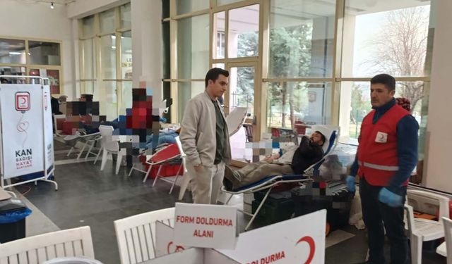 Siverek Devlet Hastanesi’nde Kızılay’dan kan bağışı standı	