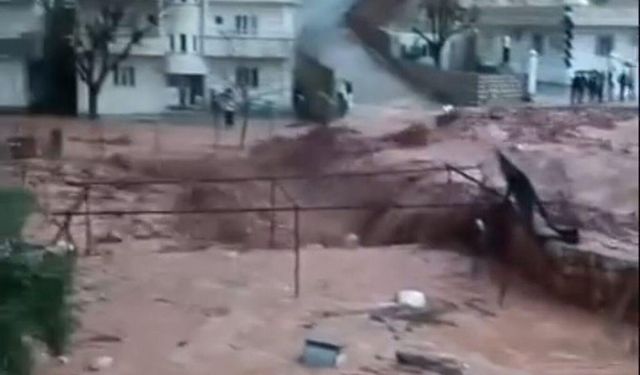 Şırnak'ta yoğun yağış sele neden oldu