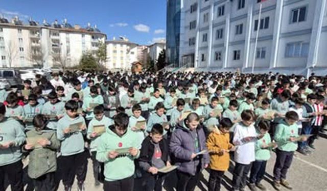 Sivas'ta "1 dakikada 1 hatim" programı düzenlendi