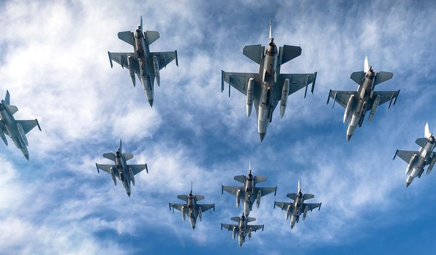 Hollanda'dan Romanya'ya 18 adet F-16 uçağı tedariği
