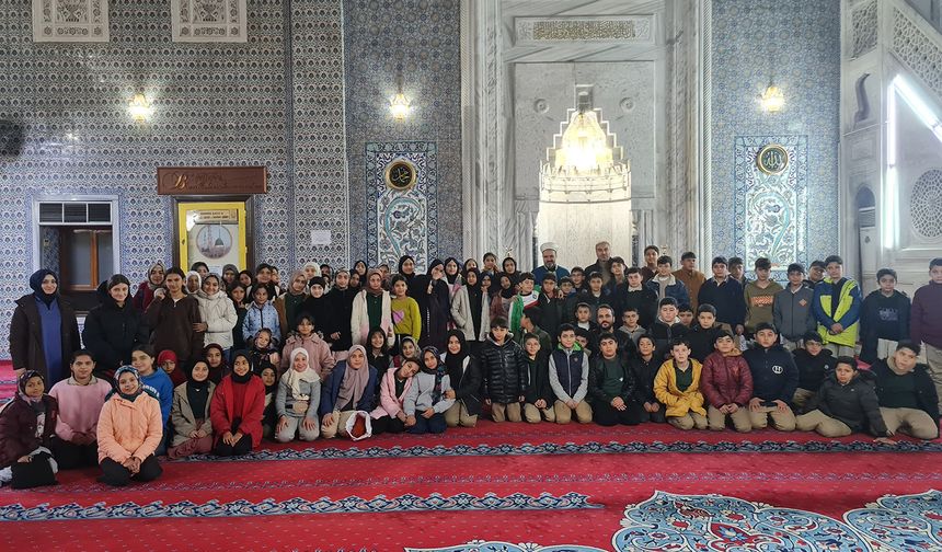 Şanlıurfa’da öğrenciler sabah namazında buluştu: Manevi atmosferde anlamlı etkinlik