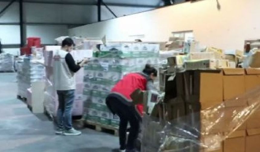 Antalya’da gıda deposunda yapılan baskında tarihi geçmiş ürünler imha edildi