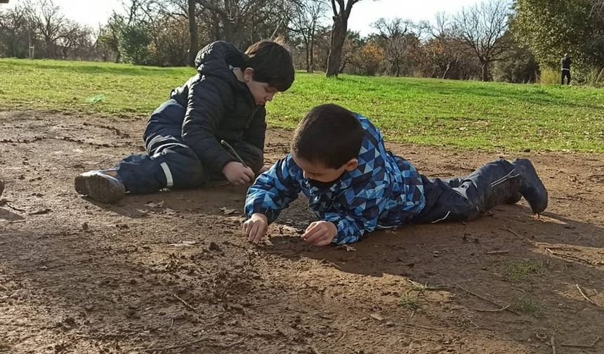 Çocuklar mikroplarla doğal yollarla tanışmalı!