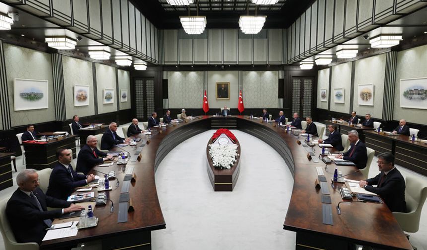 Kabine Beştepe'de toplanıyor: Güvenlik, asgari ücret ve "yasa dışı" bahis masada