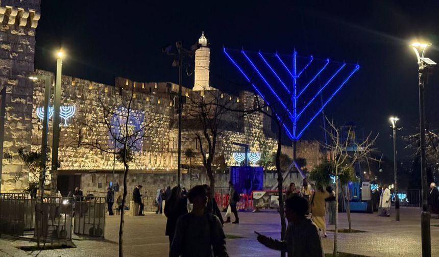 Kudüs'te tehditkâr provokasyon: Burak Duvarı'na baskın ve tehvid sloganları