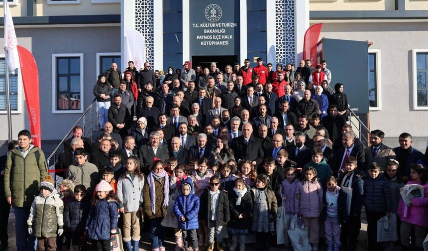 Bakan Ersoy Patnos İlçe Halk Kütüphanesi’nin açılışını gerçekleştirdi