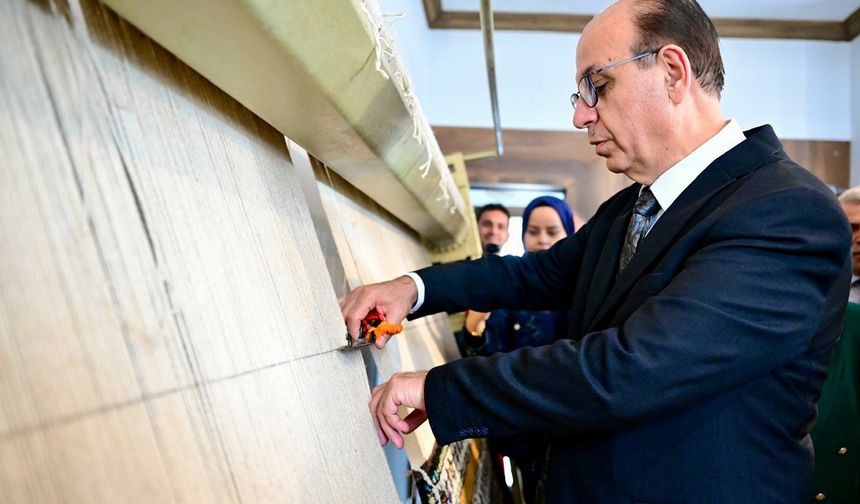 Belediye Başkanı Geçit: Halı dokumacılığı Anadolu kültürünün en önemli unsurlarından 
