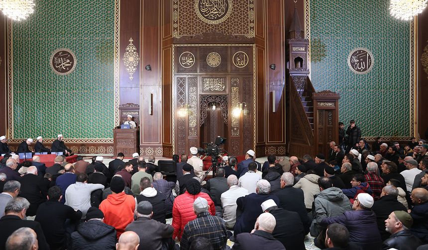 Diyanet İşleri Başkanı Arpaguş: Miraç, secdelerle Allah'a yükselişin ve kulluğun zirvesidir