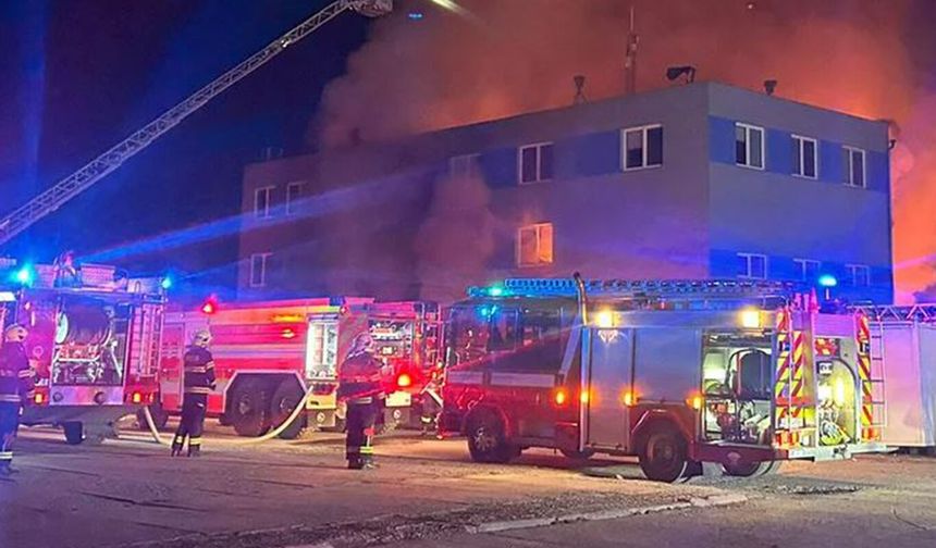 Çekya'da siyonist rejim ile bağlantılı silah fabrikası kundaklandı