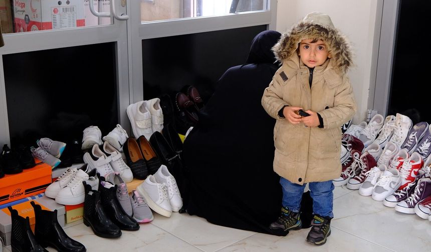 Yetimler Vakfı Van'daki yetimlerin bayram sevincine ortak oldu